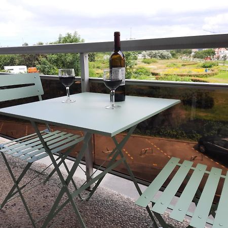 Appartement Residentie Astrid Met Private Parking Bredene Bagian luar foto