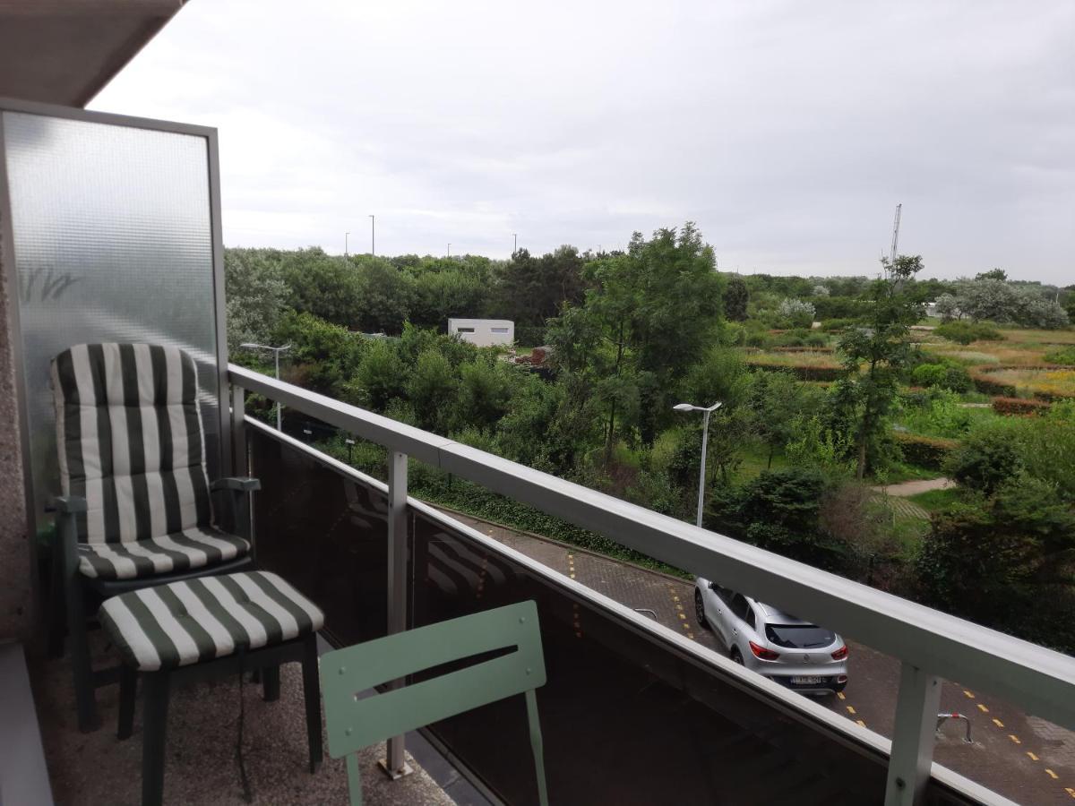 Appartement Residentie Astrid Met Private Parking Bredene Bagian luar foto