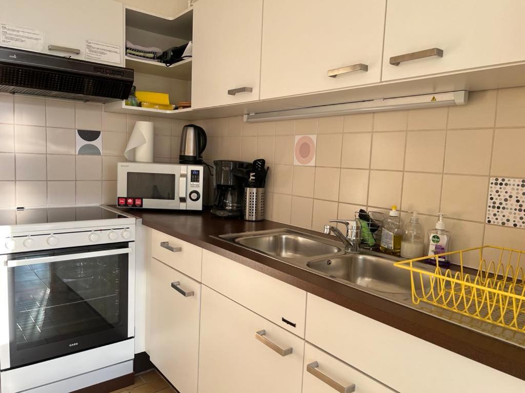 Appartement Residentie Astrid Met Private Parking Bredene Bagian luar foto