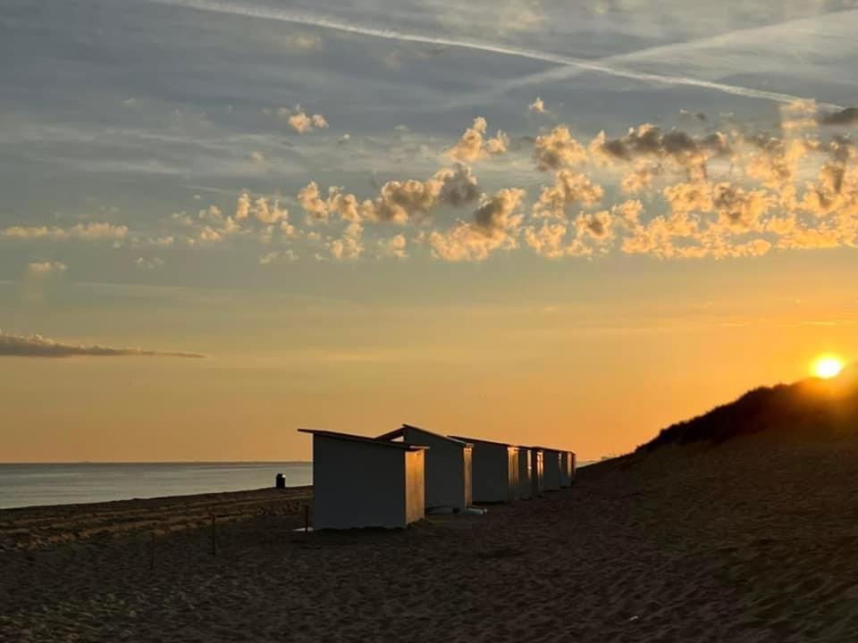Appartement Residentie Astrid Met Private Parking Bredene Bagian luar foto