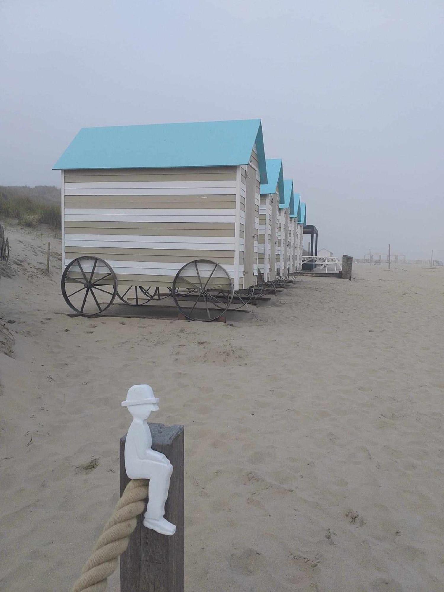 Appartement Residentie Astrid Met Private Parking Bredene Bagian luar foto