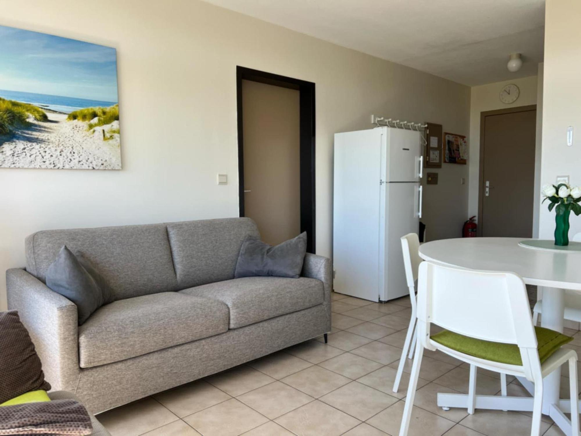 Appartement Residentie Astrid Met Private Parking Bredene Bagian luar foto